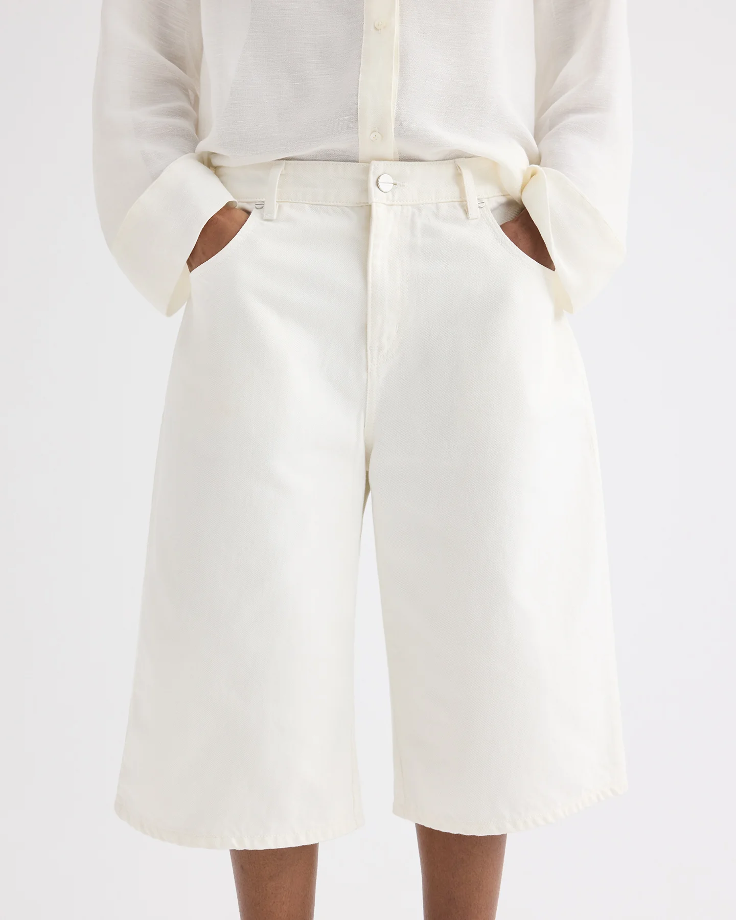 Boxy Relaxed Shorts in Denim - Image 5