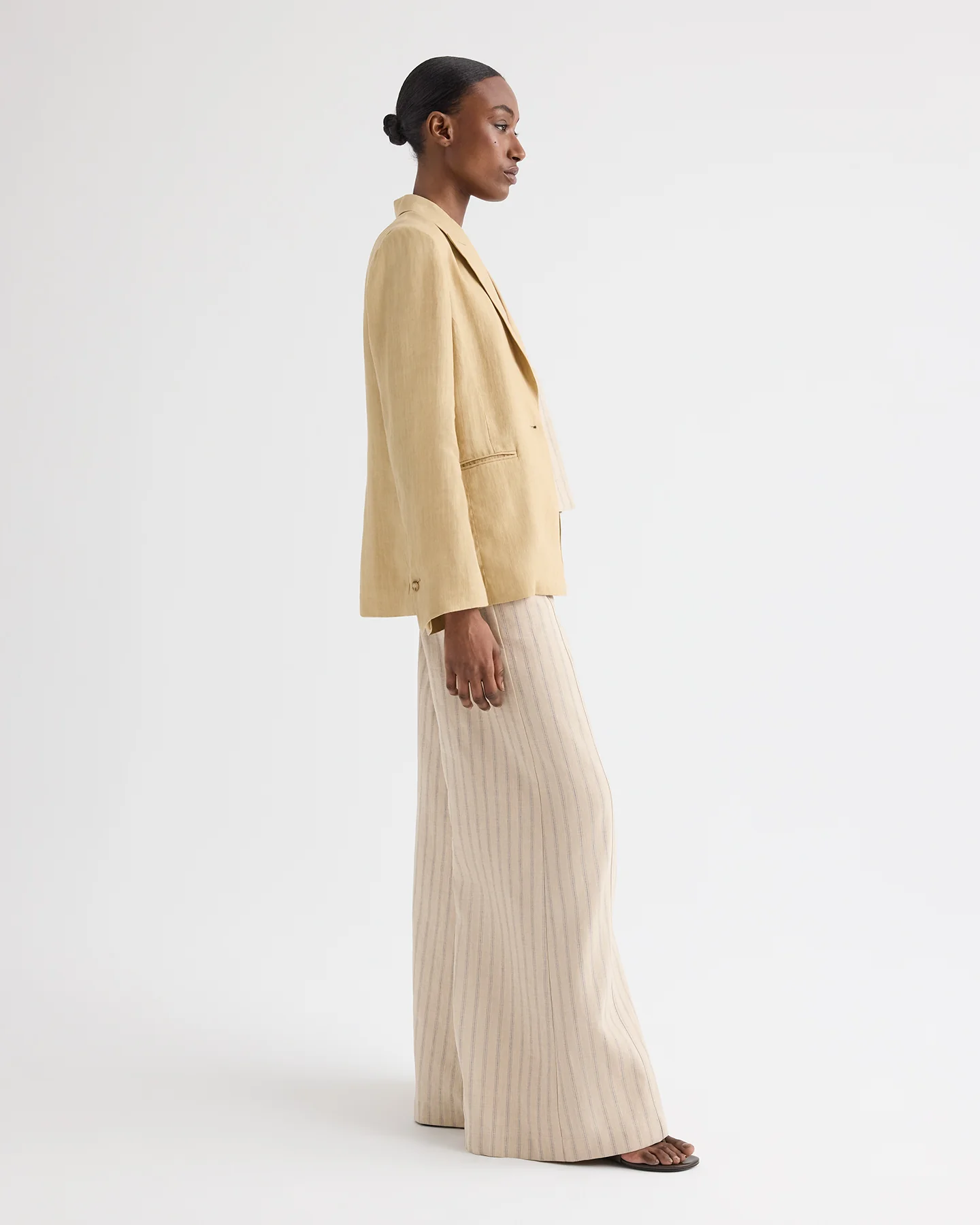 Boy Blazer in Fluid Linen - Image 4