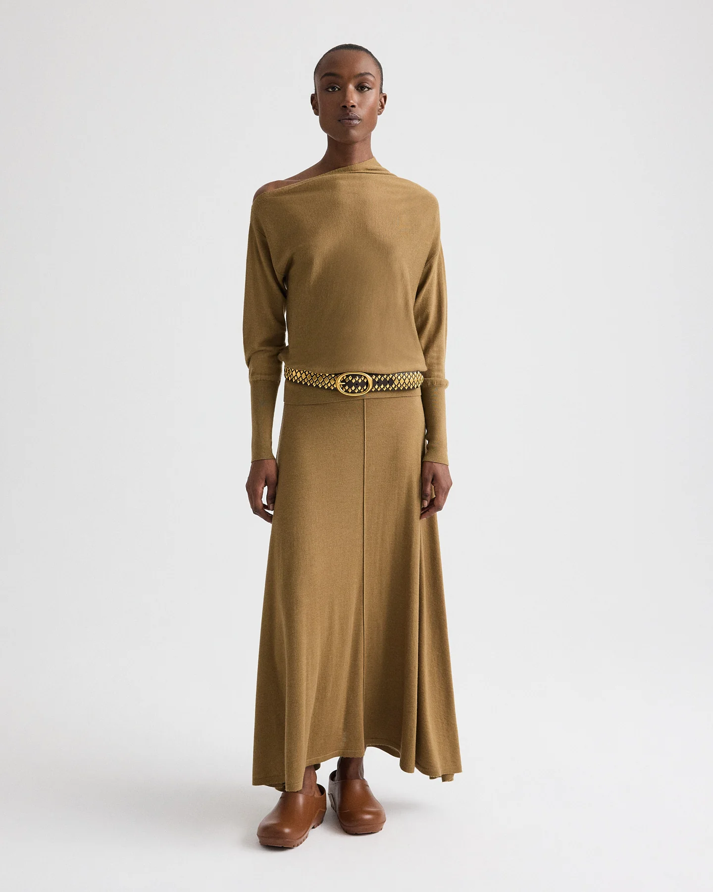 Cold Shoulder Sweater in Fine Wool Silk - Image 4
