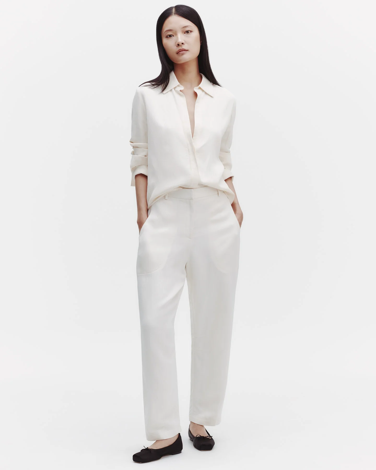 Jetties Beach Pant with Fly Front in Coated Viscose Linen - Image 4