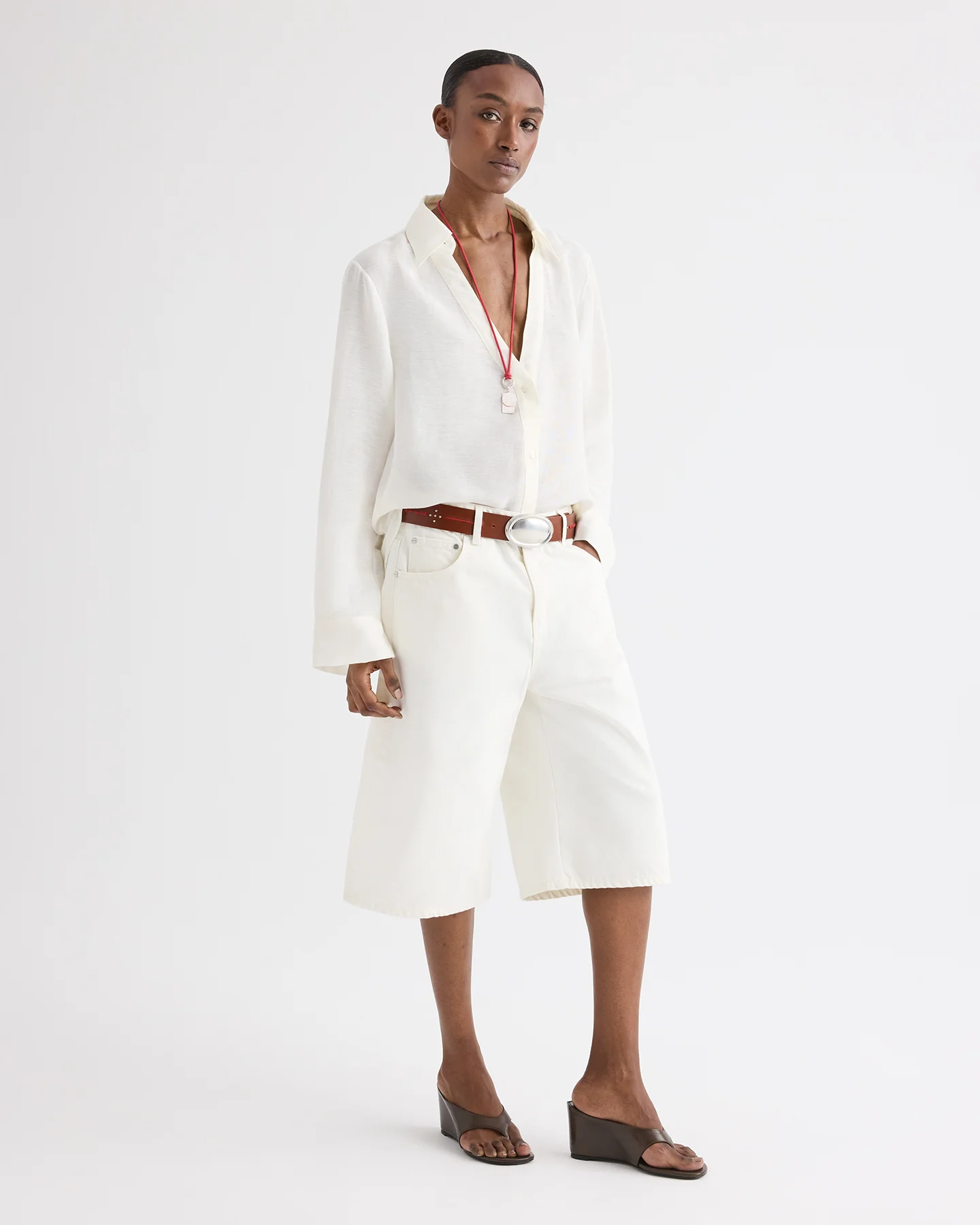 Deep V Relaxed Shirt in Linen Silk - Image 5