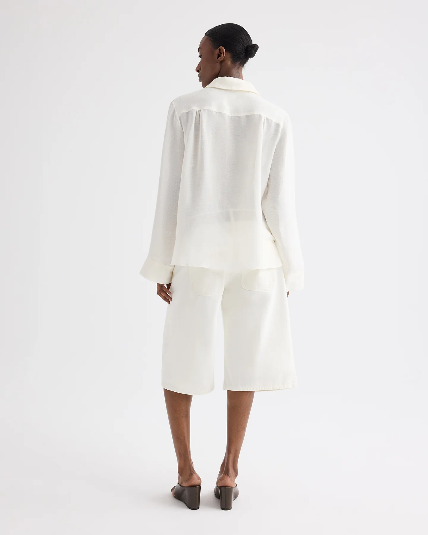 Deep V Relaxed Shirt in Linen Silk - Image 6