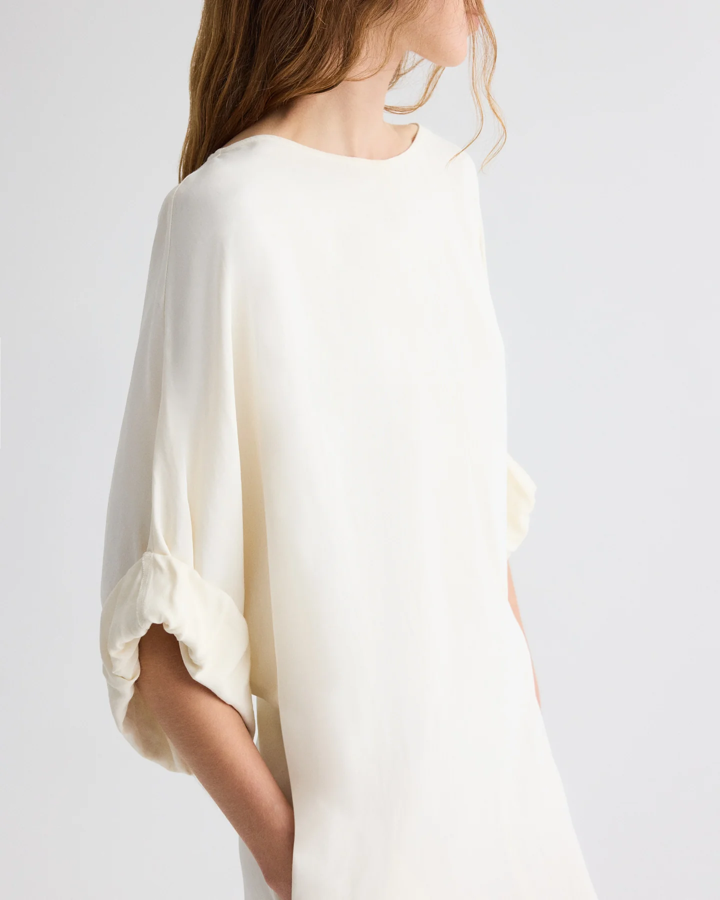 Dress for B Dress in Coated Viscose Linen - Image 3