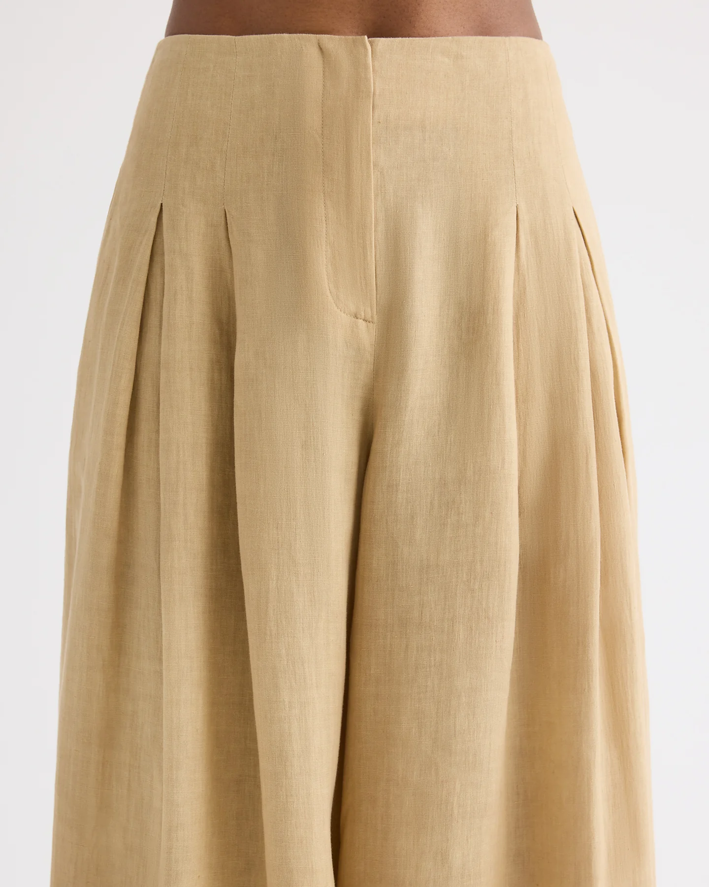 Drew Pant in Fluid Linen - Image 4