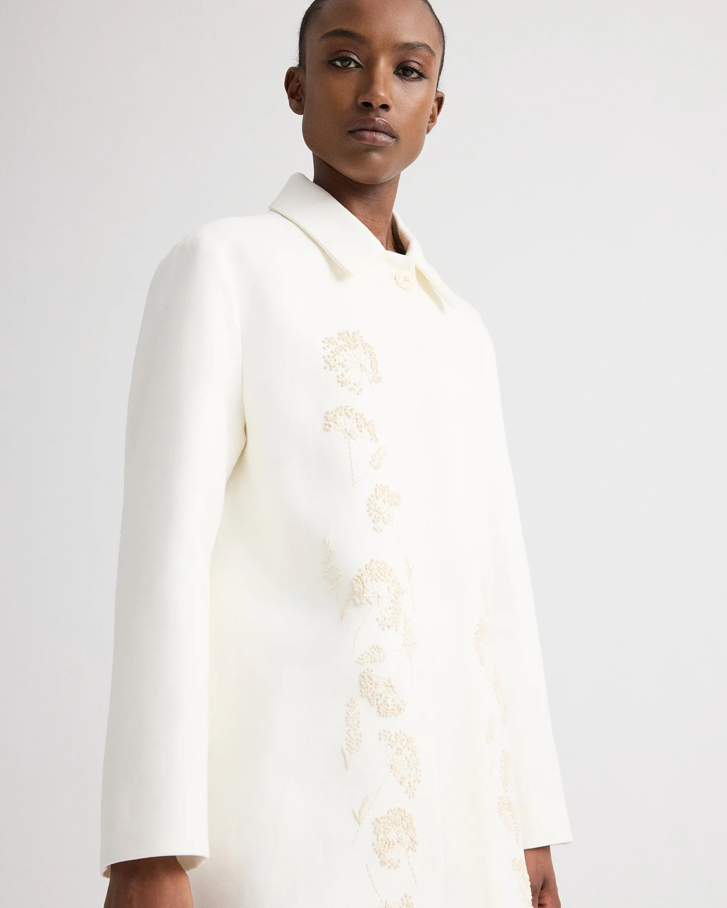 Edinburgh Coat in Embroidered Washed Linen - Image 2