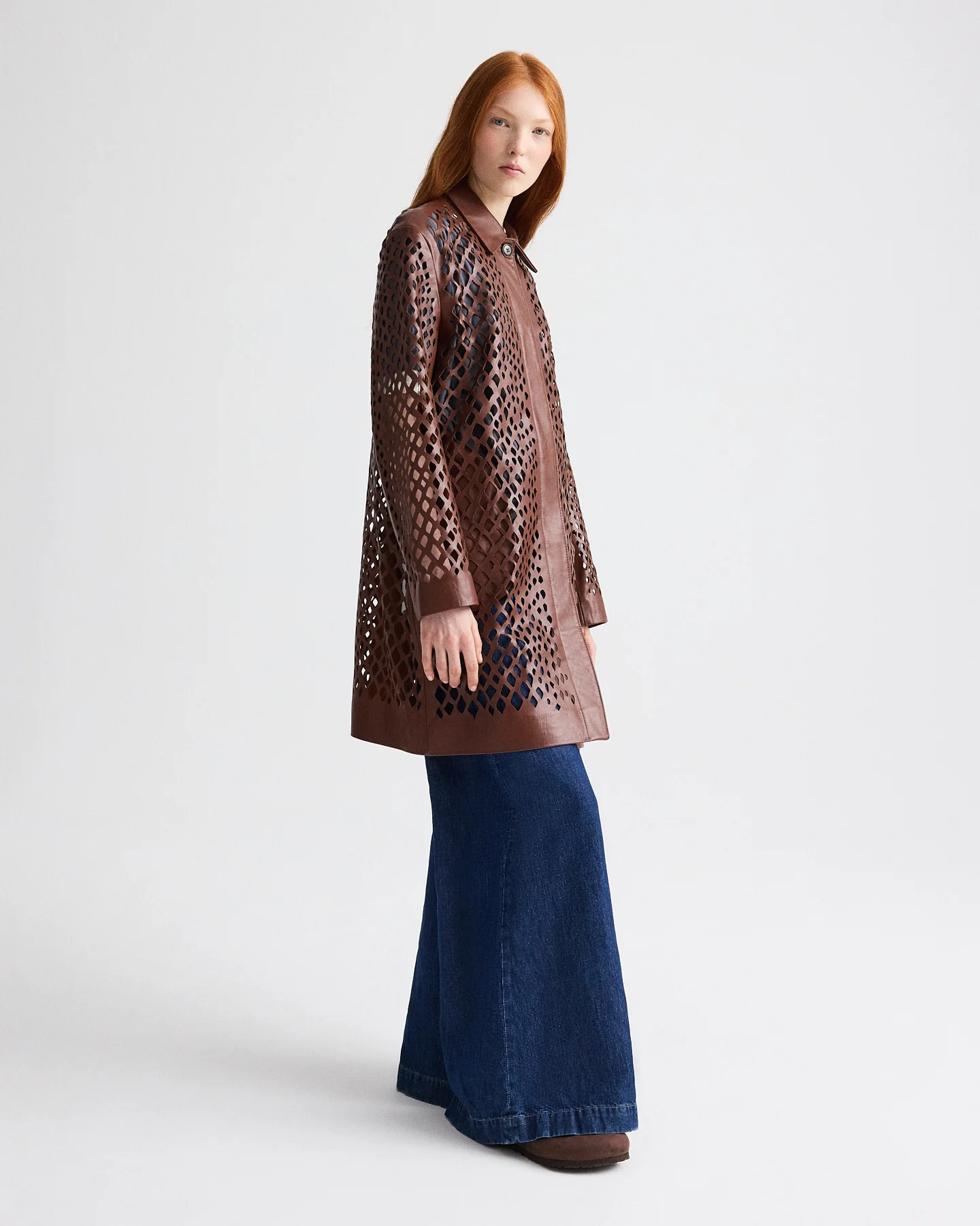 Edinburgh Laser Cut Coat in Bruins Leather - Image 4