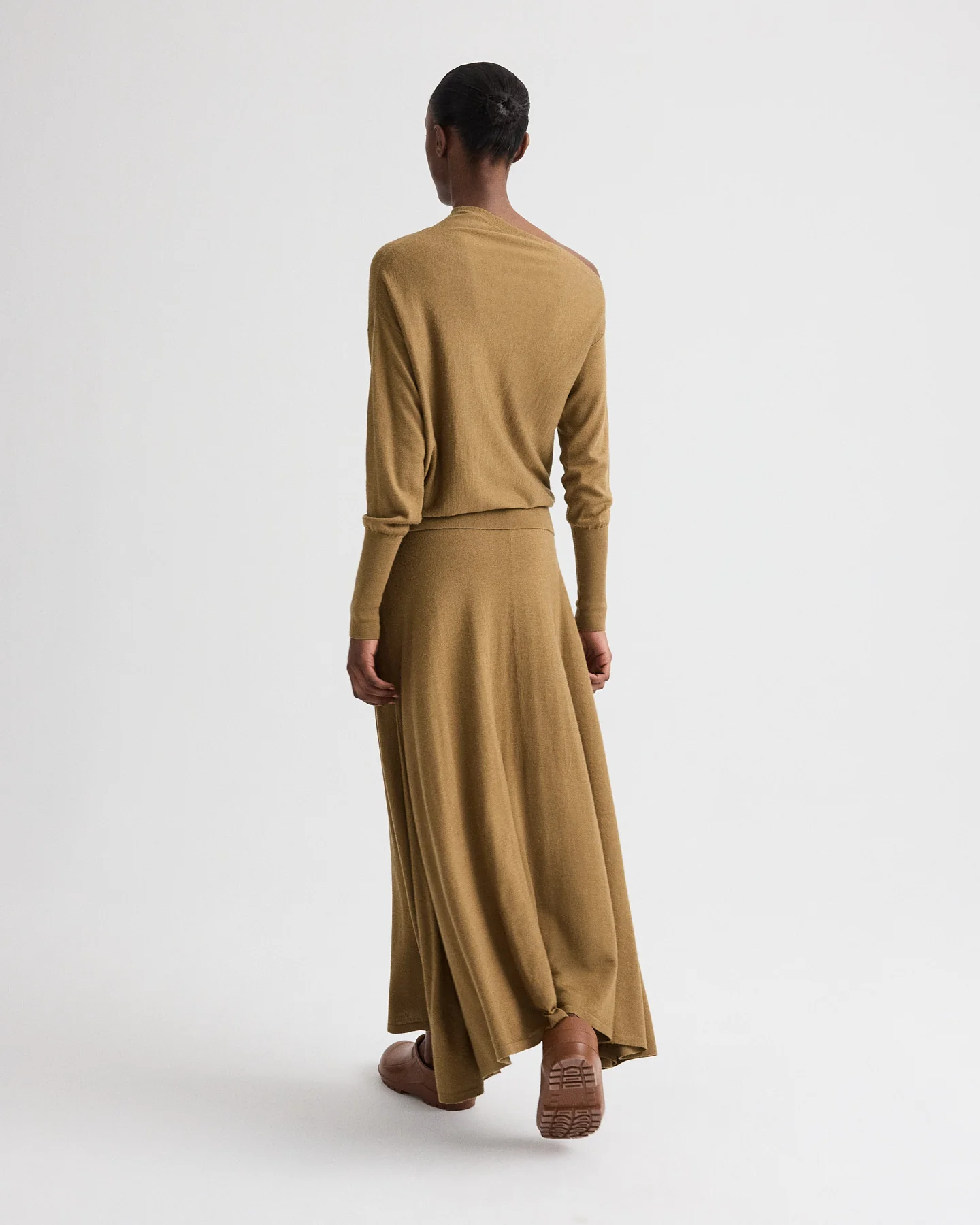 Handkerchief Hem Skirt with Wide Waistband in Fine Wool Silk - Image 5