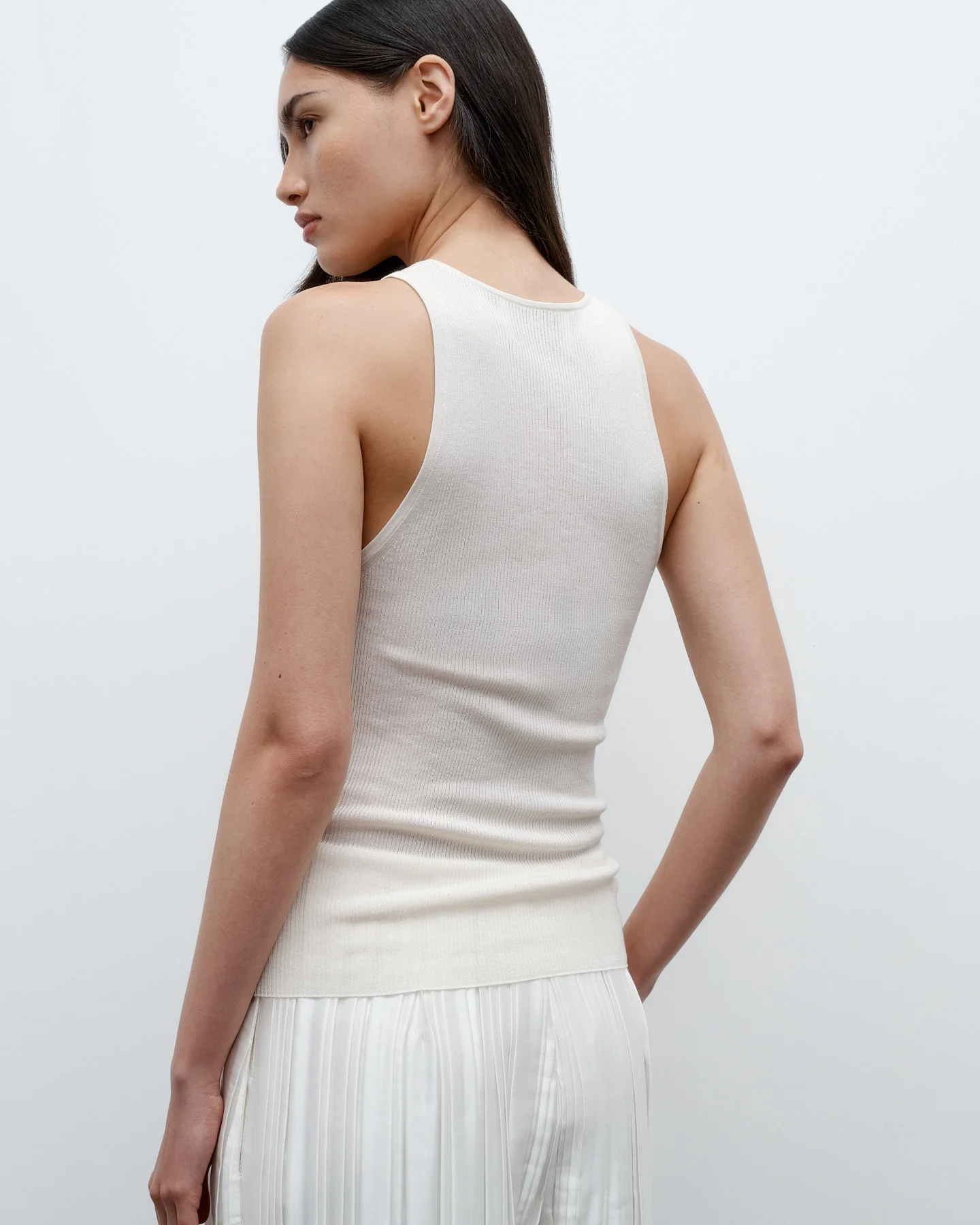 Harbor Tank in Viscose Silk - Image 3