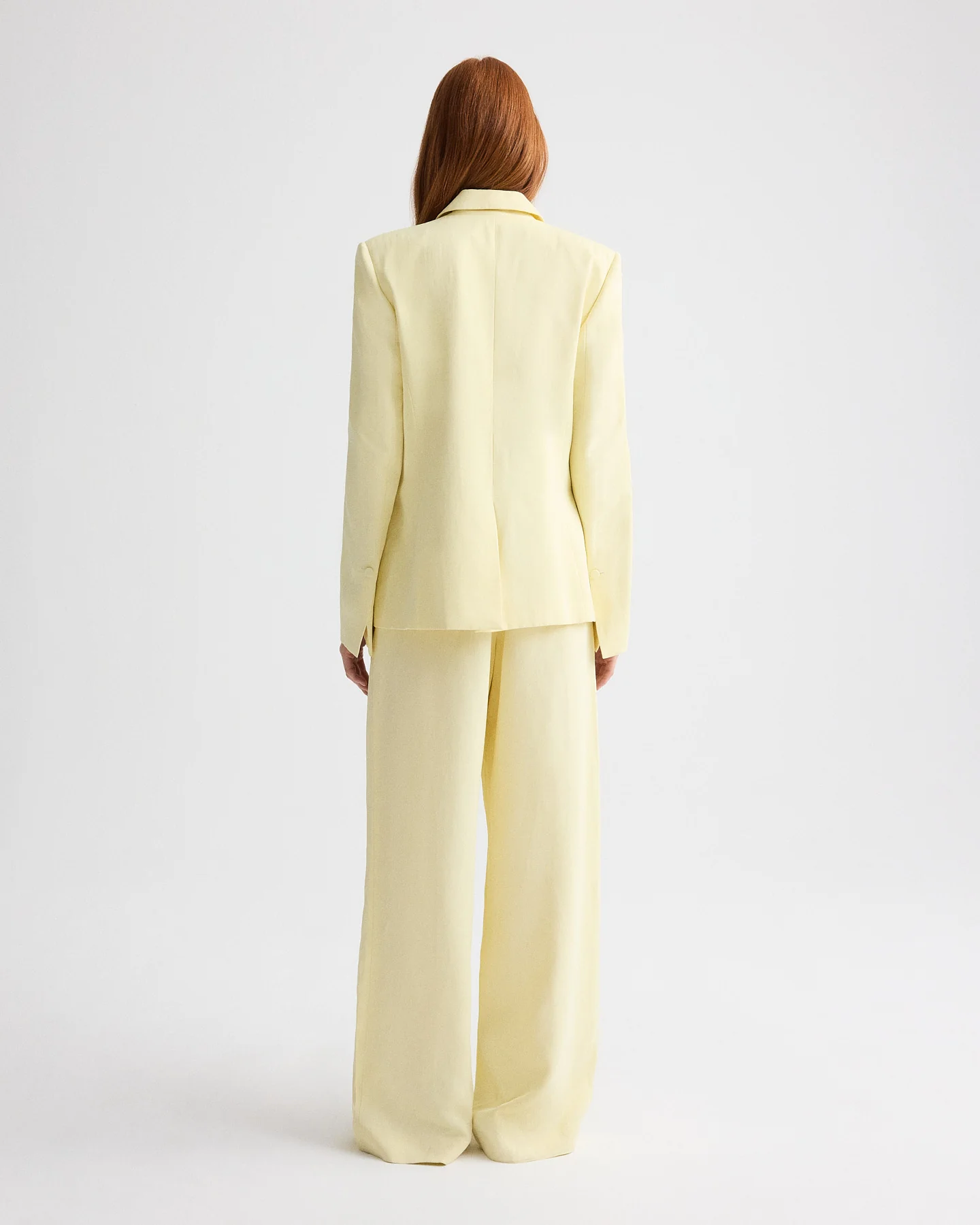 Her Fit Blazer in Coated Viscose Linen - Image 5