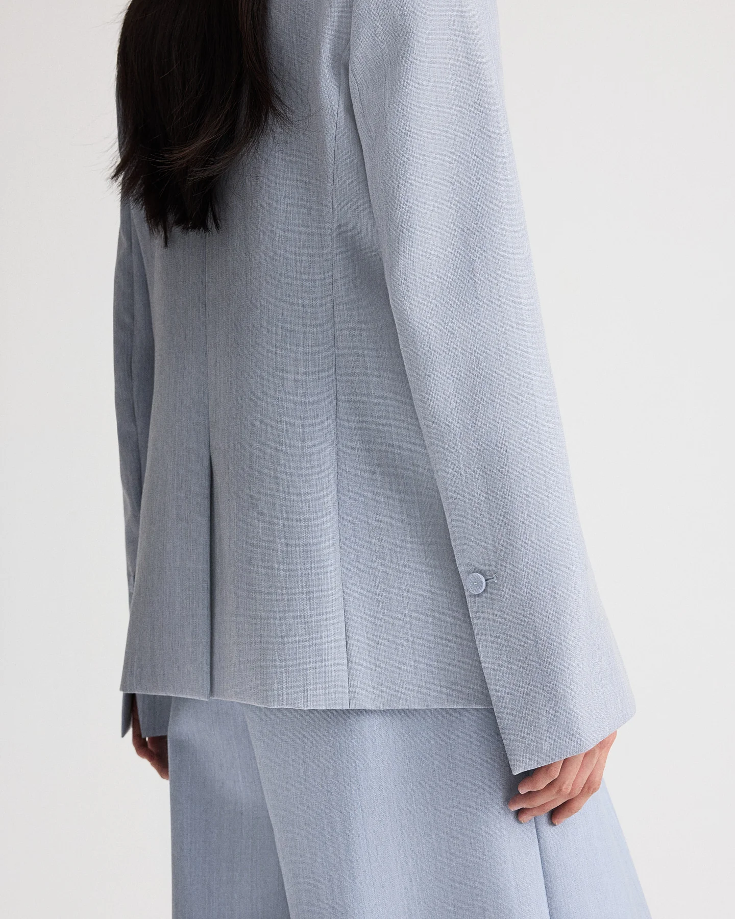 Her Fit Blazer in Compact Wool Suiting - Image 4