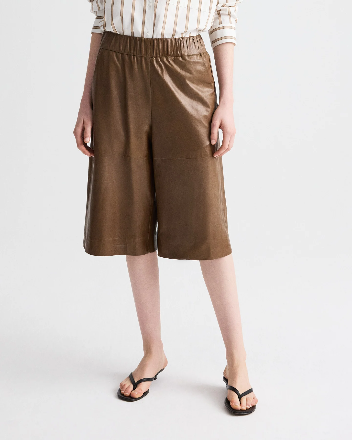 Leather Pull on Cropped Pant in Paper Leather - Image 2