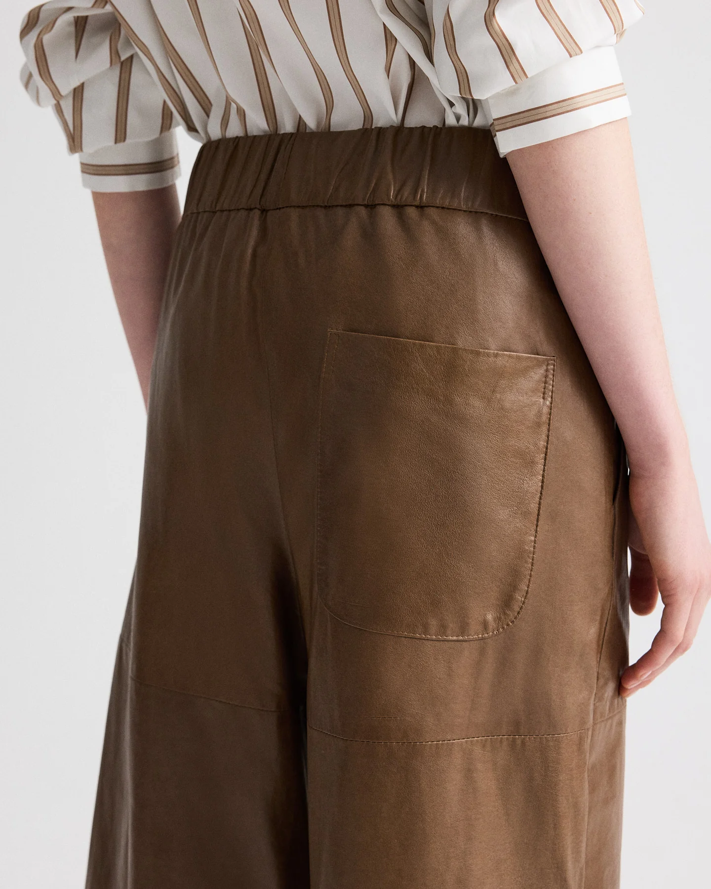 Leather Pull on Cropped Pant in Paper Leather - Image 4