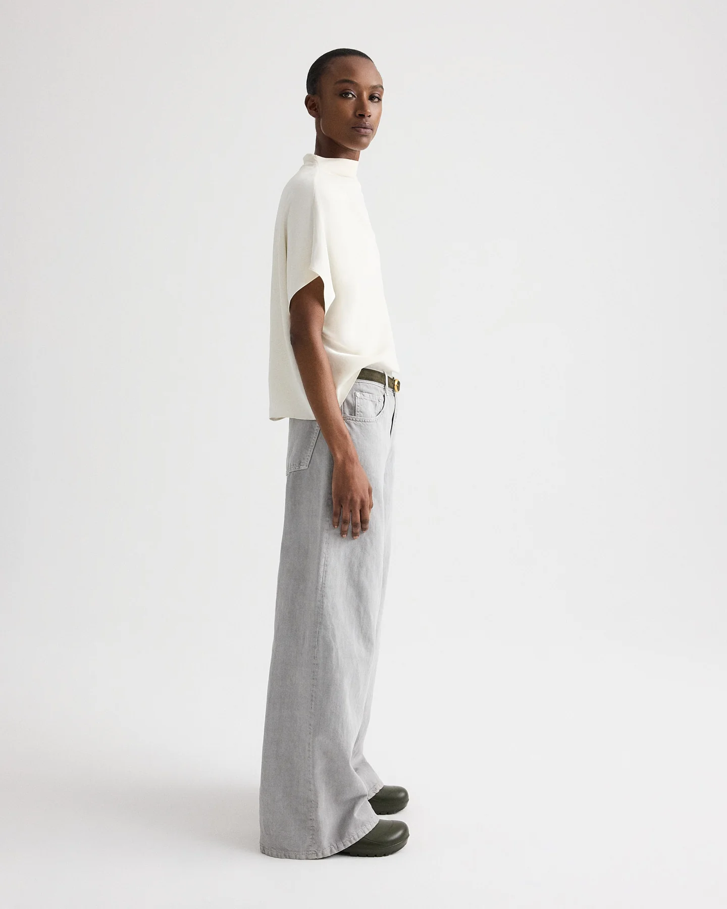 Mock Neck Tee in Coated Viscose Linen - Image 4