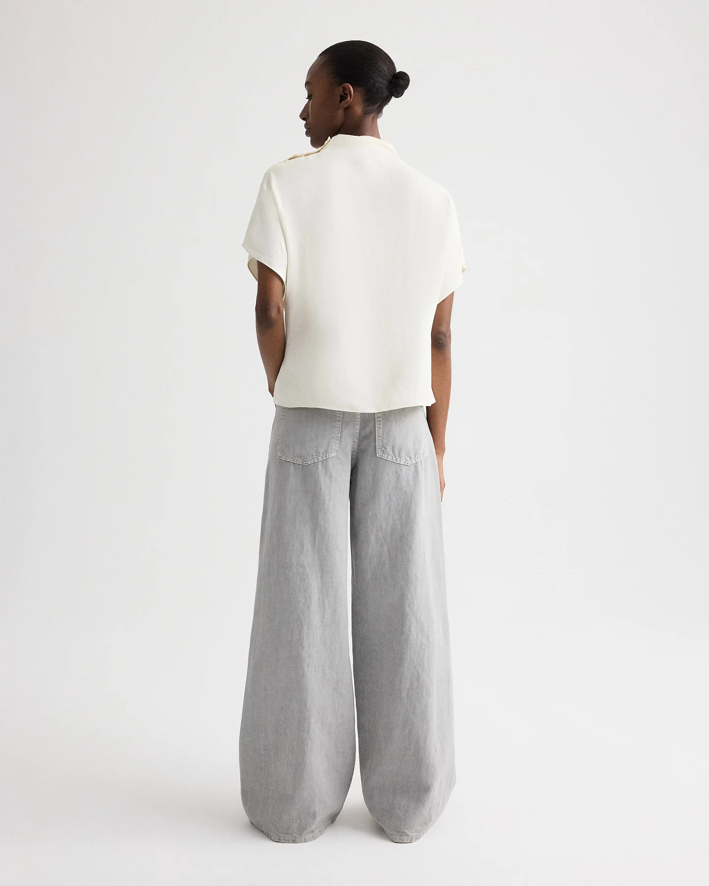 Mock Neck Tee in Coated Viscose Linen - Image 5