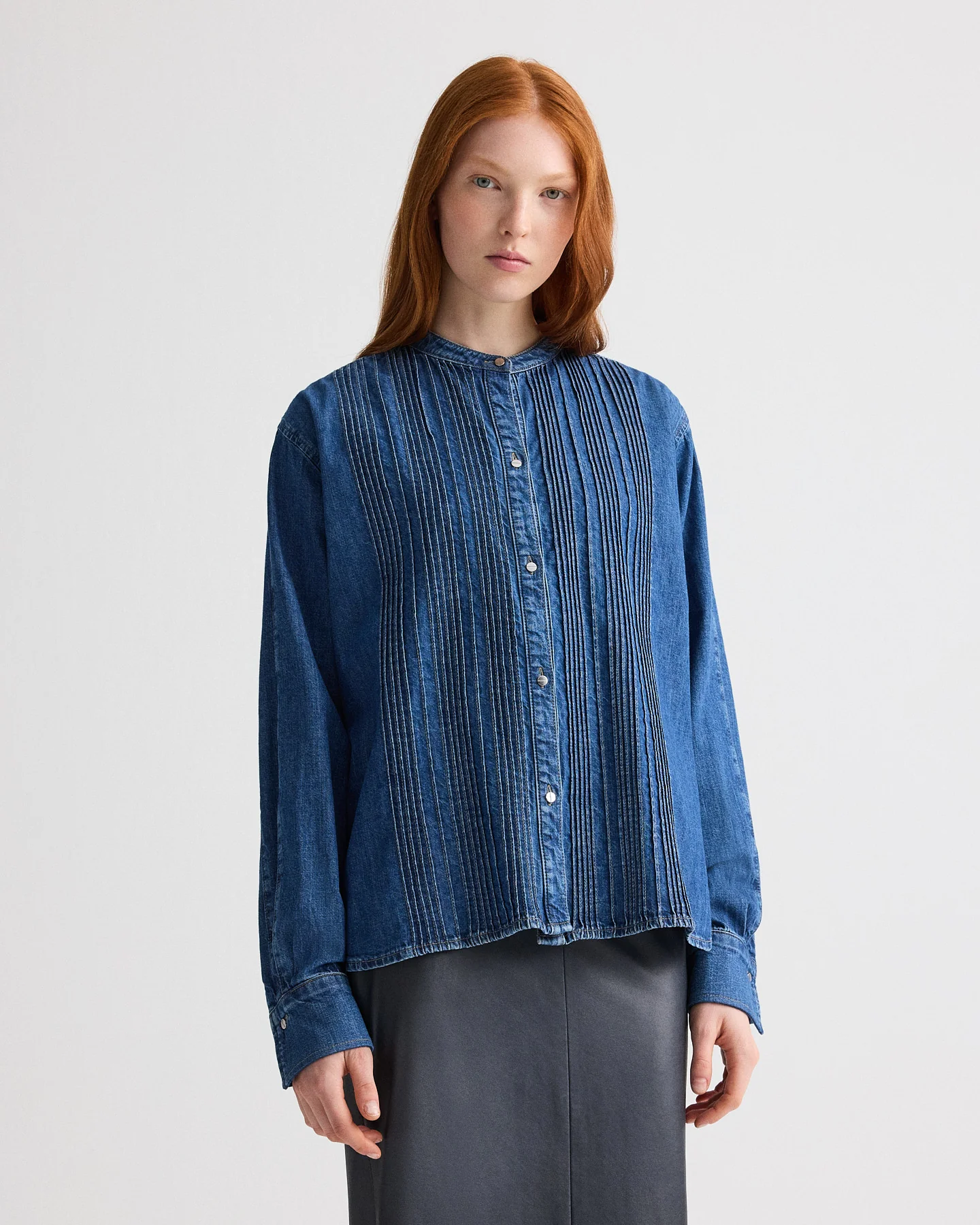 Pintuck Painter Shirt in Denim Shirting - Image 3