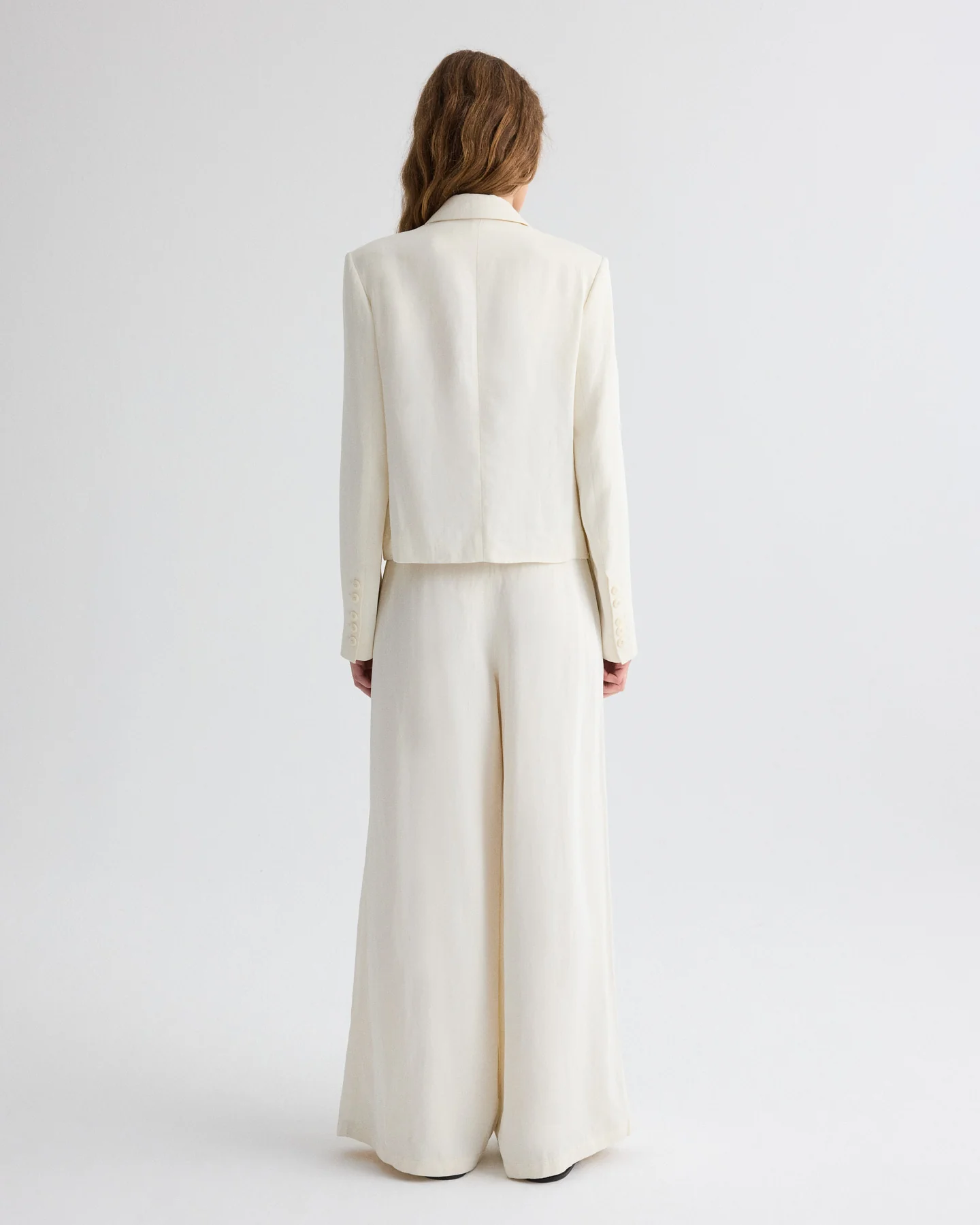 Sawyer Blazer in Coated Viscose Linen - Image 5