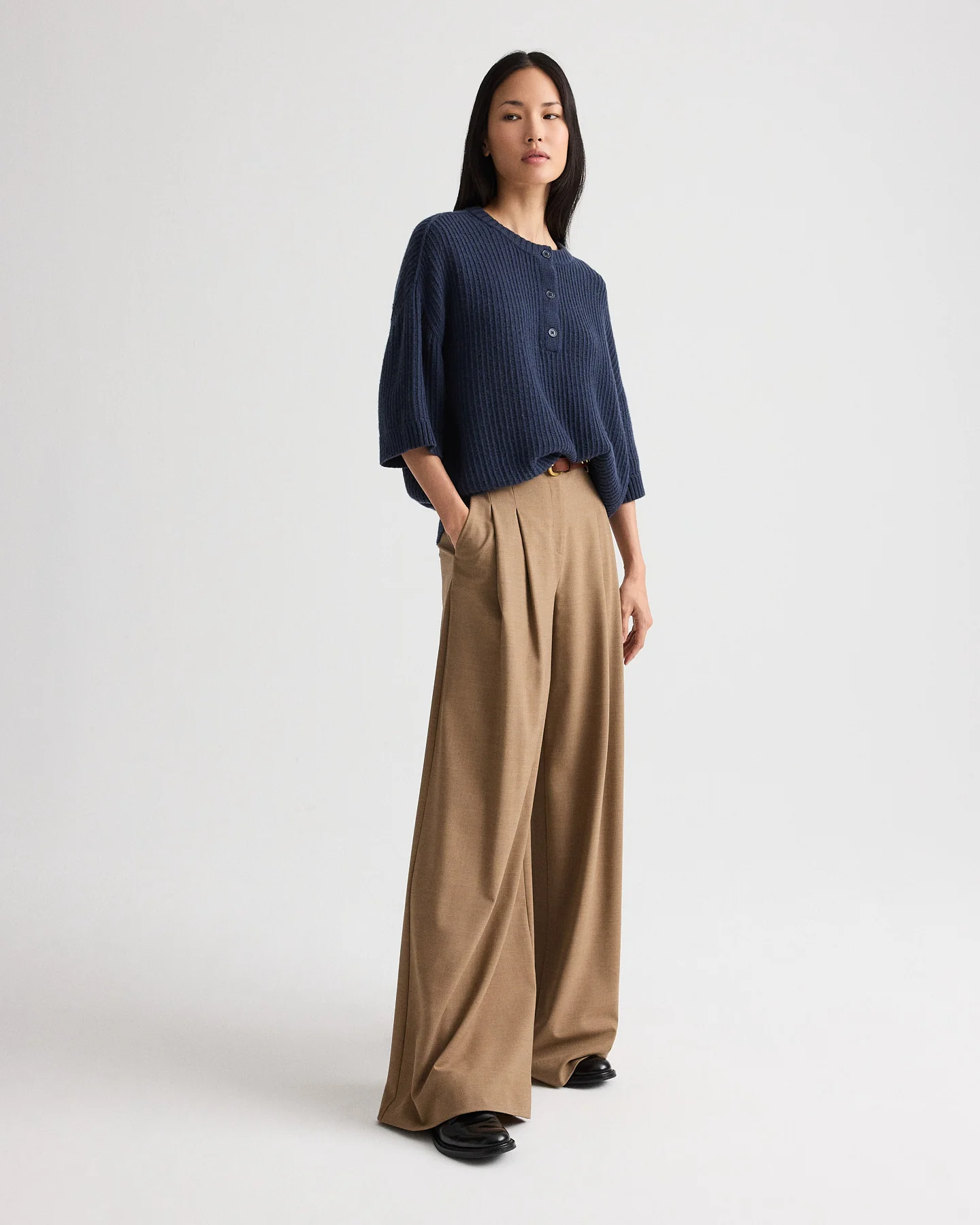 Short Sleeve Henley in Italian Cashmere - Image 4