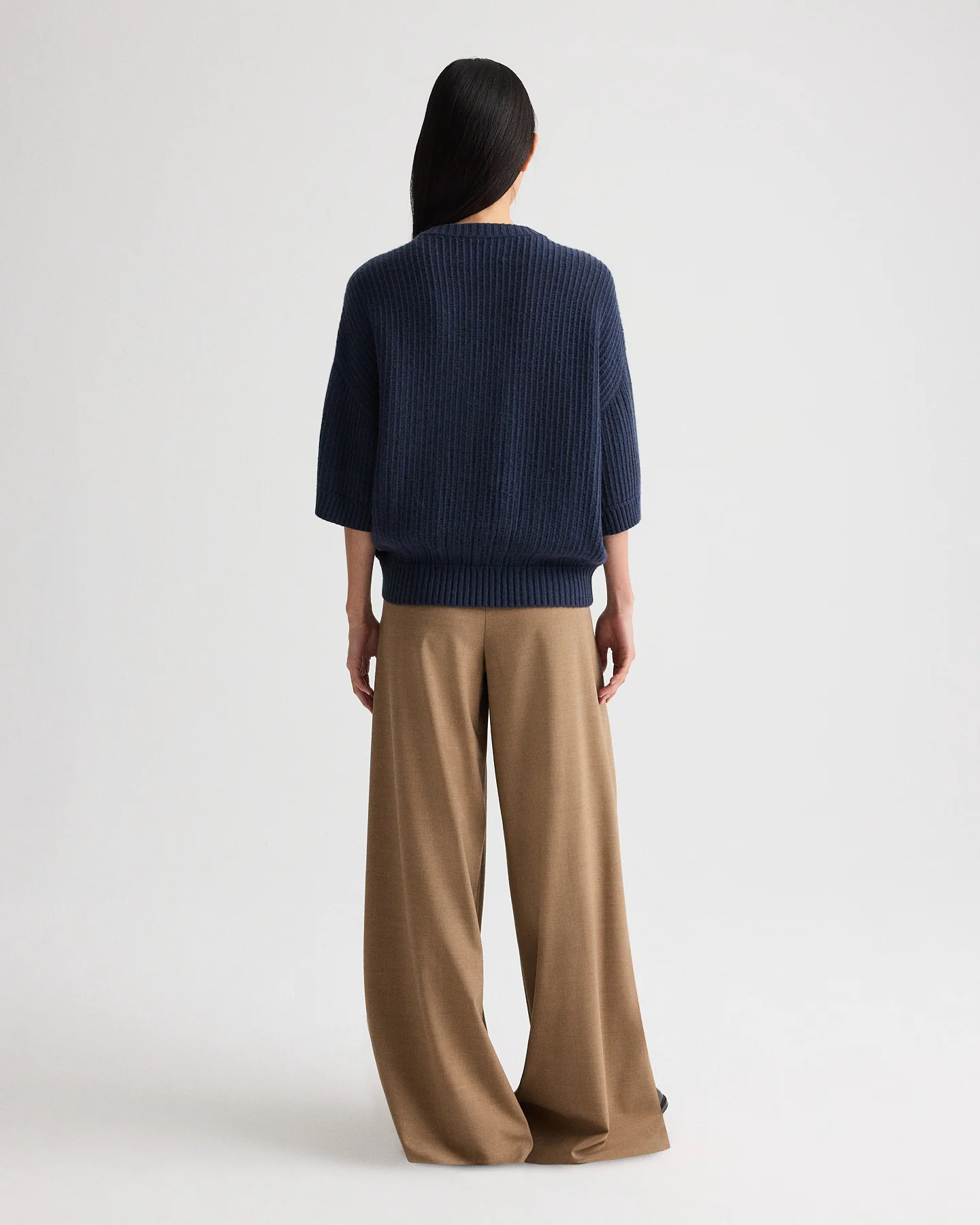 Short Sleeve Henley in Italian Cashmere - Image 5