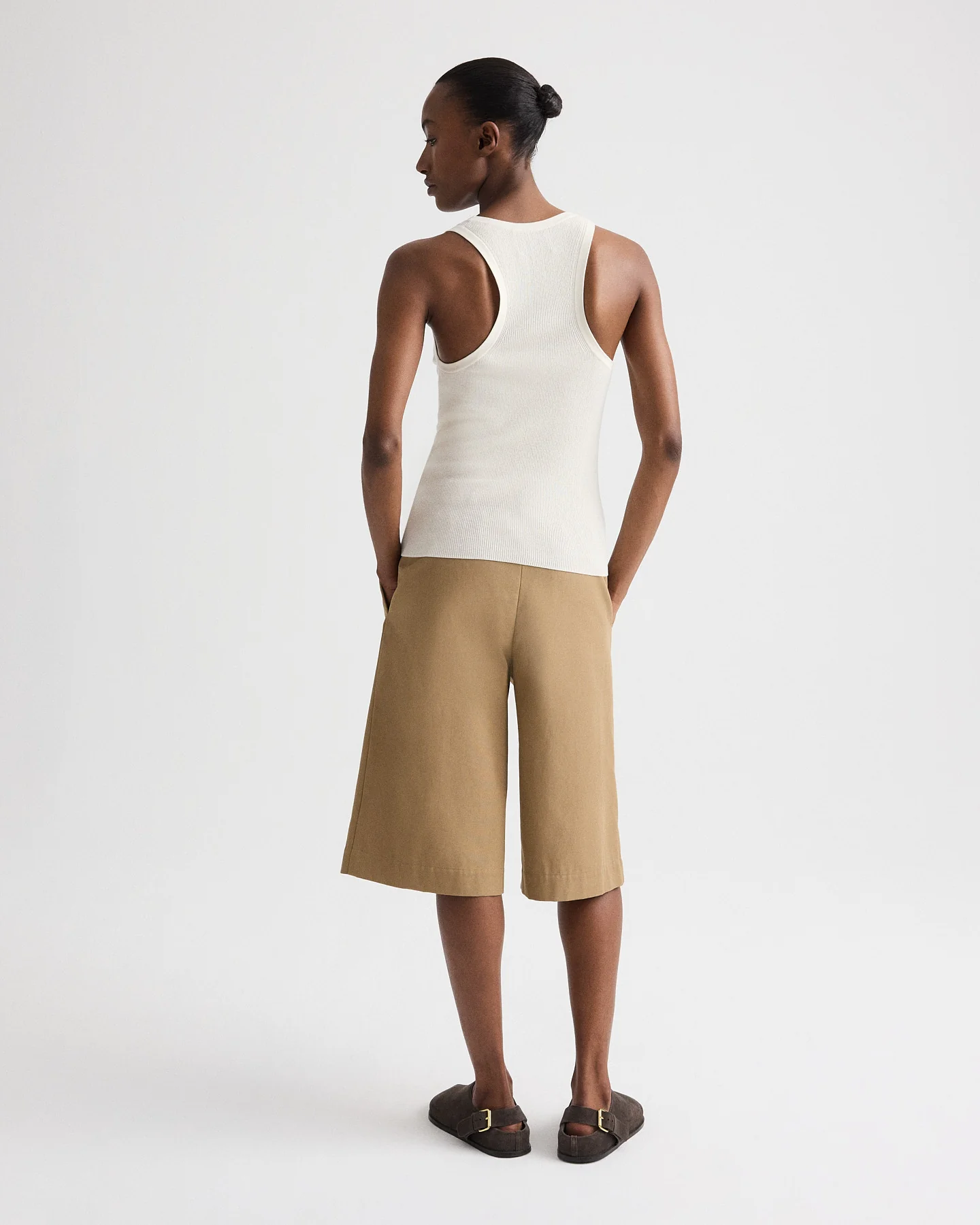 The City Short in Water-Repellent Cotton Canvas - Image 5