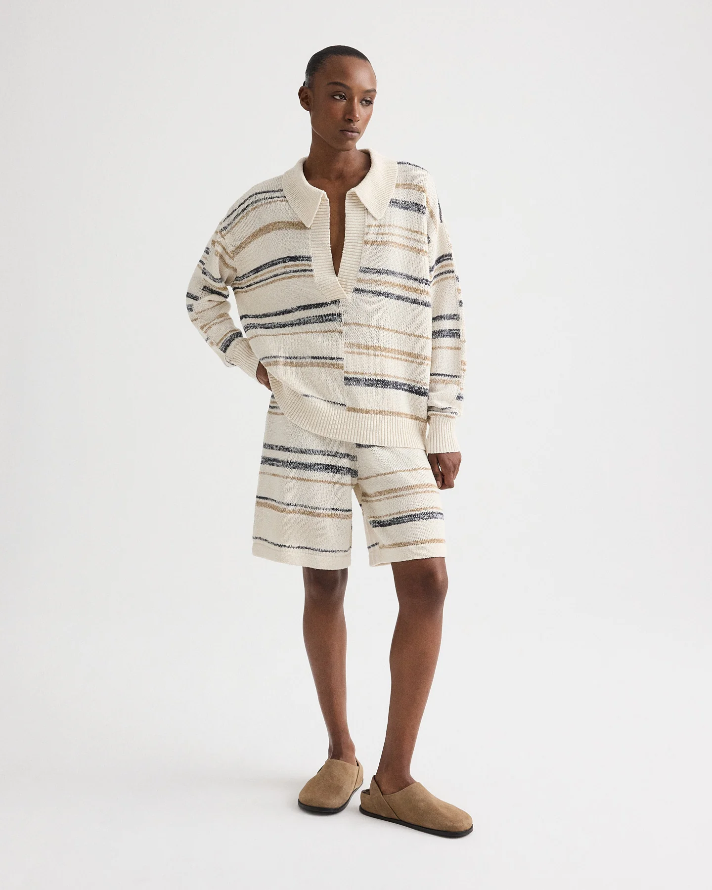 V Neck Long Sleeve Polo in Linen Silk Yarn - Image 3