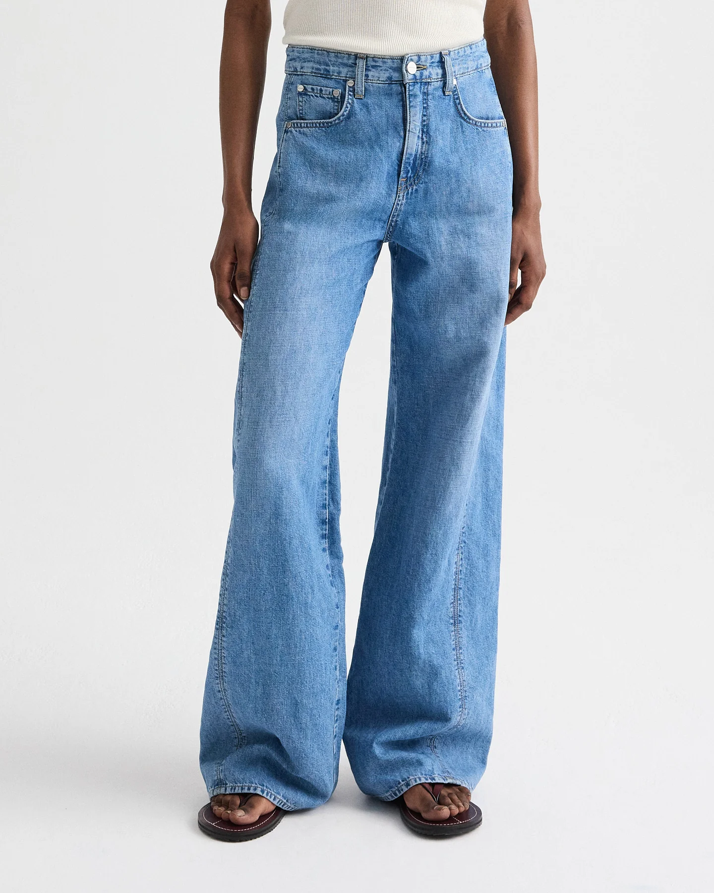 West 11th St Jean in Linen Cotton Denim - Image 2